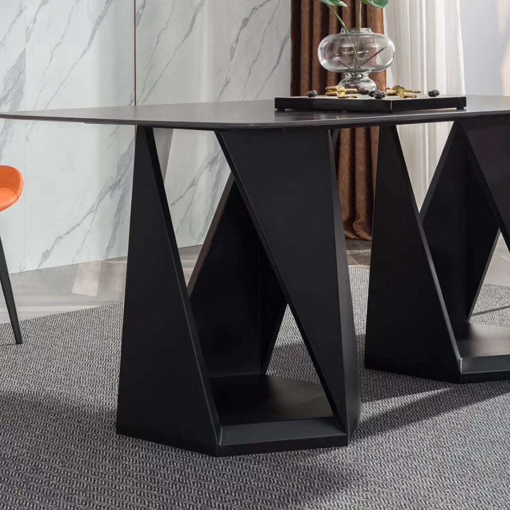 Klassischer schwarzer rechteckiger Esstisch mit gesinterter Steinplatte und Basis aus Kohlenstoffstahl Schaufensterbilder