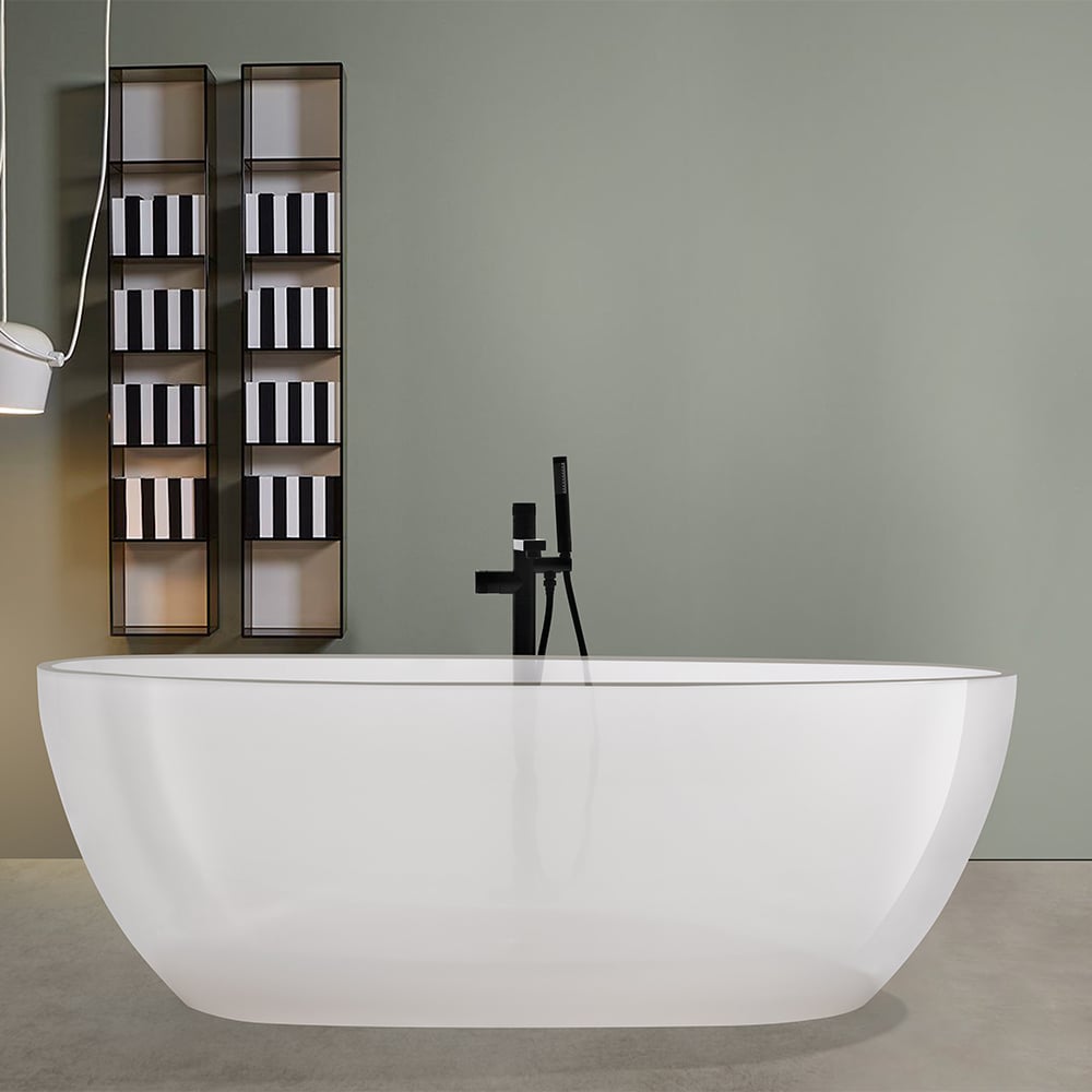 Bain de trempage en résine transparent transparent autonome de 1500 mm de forme ovale moderne avec déchets image de fenêtre