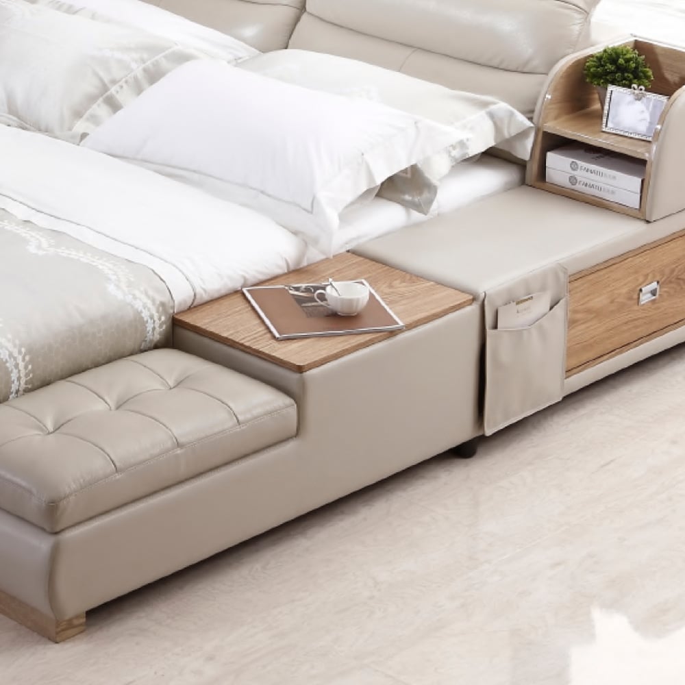 Lit plateforme en cuir beige rembourré avec lattes en bois avec rangement image de fenêtre