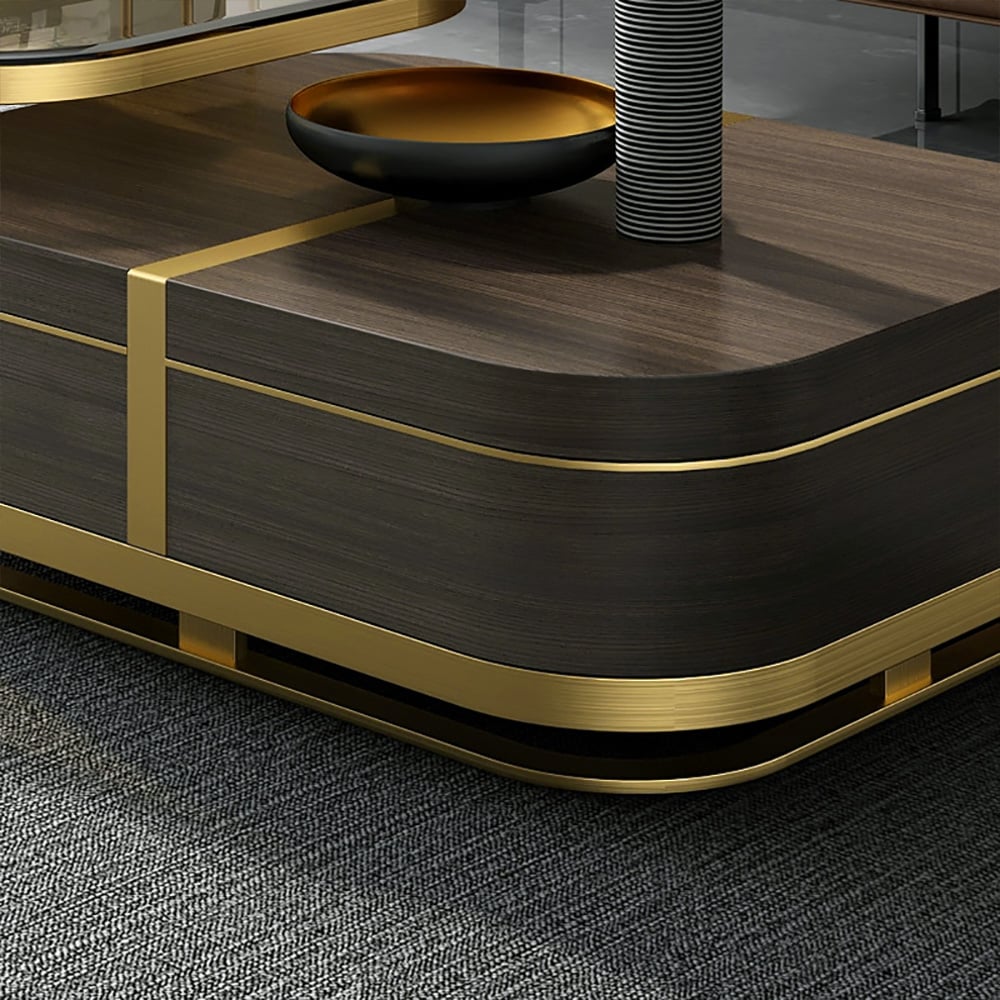 Tavolino da caffè Nesting con ripiano in vetro temperato con ripiano in legno di noce e oro Immagine della finestra