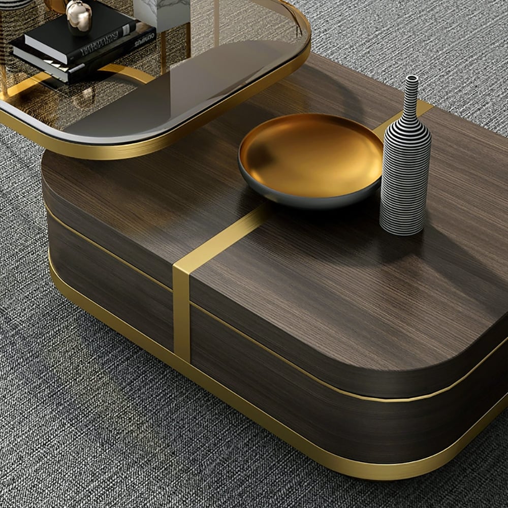 Tavolino da caffè Nesting con ripiano in vetro temperato con ripiano in legno di noce e oro Immagine della finestra