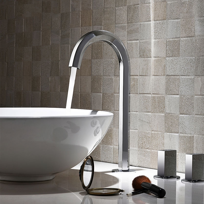 Stylish Widespread Double Handles Polished Chrome Bathroom Sink Faucet Solid Brass window image