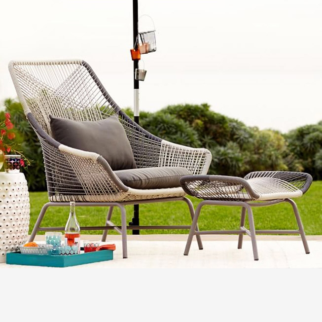 Ottomaanse stoel PE rotan in grijze en witte maaltijdpoot Vensterafbeelding