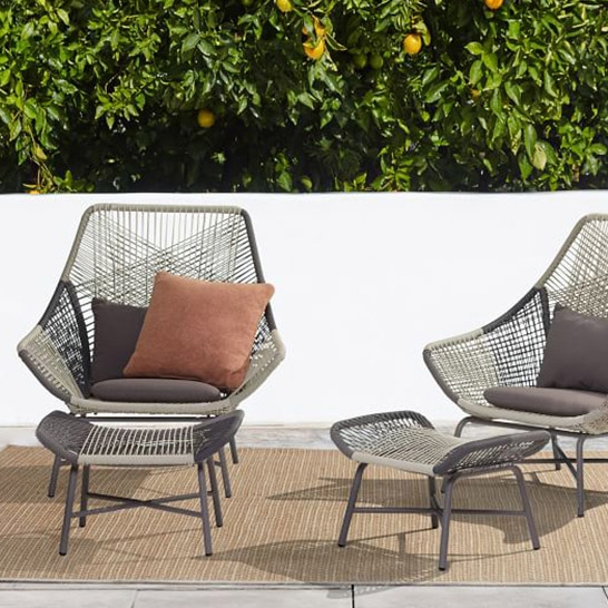 Ottomaanse stoel PE rotan in grijze en witte maaltijdpoot Vensterafbeelding