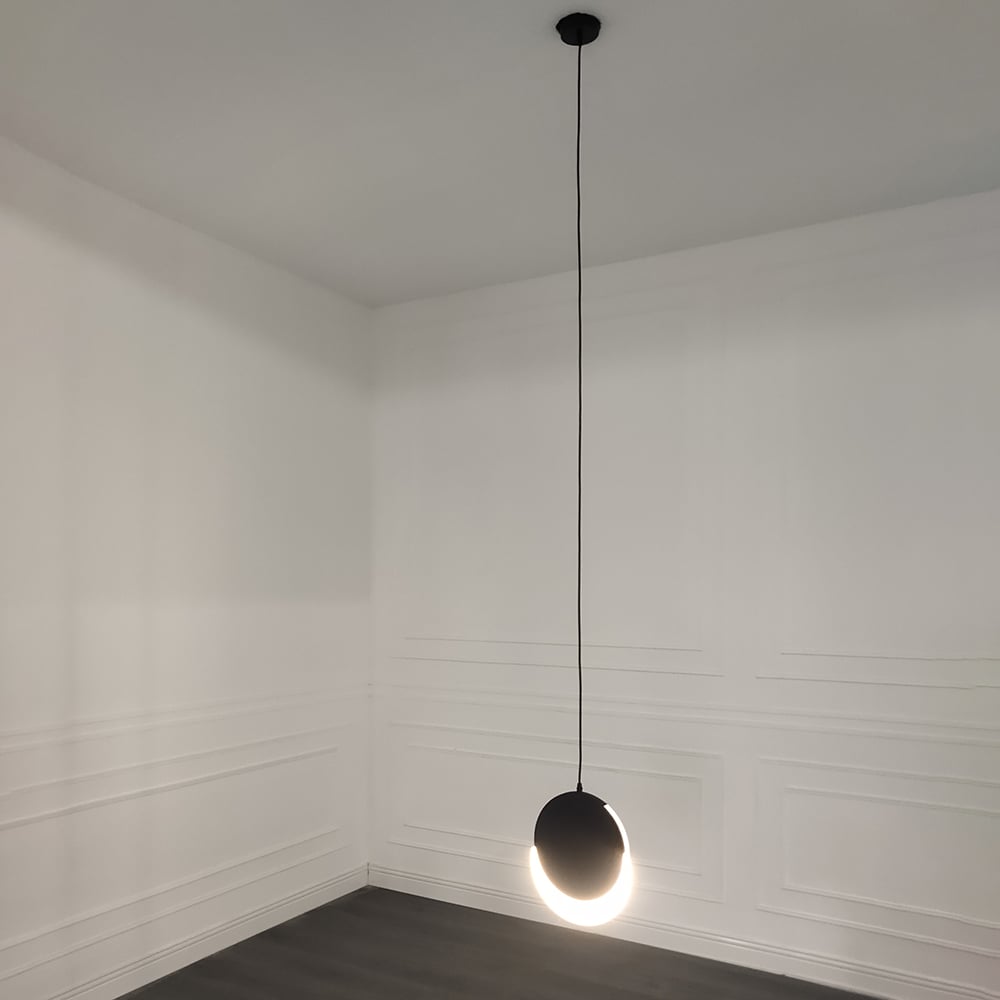 Zwarte hanglamp draaibaar 1-licht klein hanglicht verstelbare hoogte Vensterafbeelding