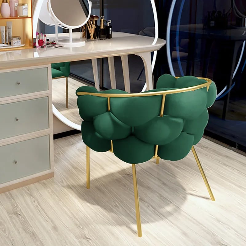 Grüner nordischer Akzent Stuhl Samt Polsterstuhl Tufted Stuhl Schaufensterbilder