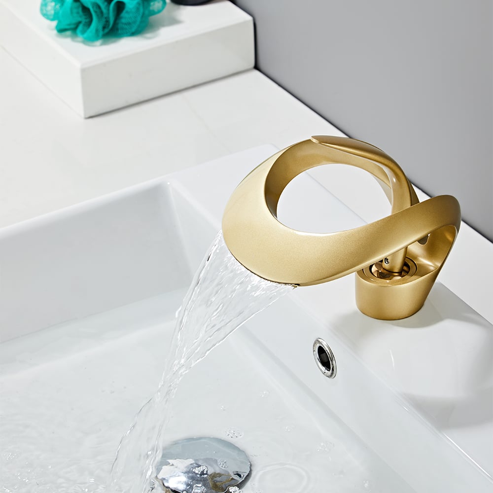 Homevacious Rubinetto Bagno Oro Spazzolato A Cascata - Maniglia Singola, Per Lavabo 1 O 3 Fori, Con Tubo Di Scarico Pop-up E Flessibili