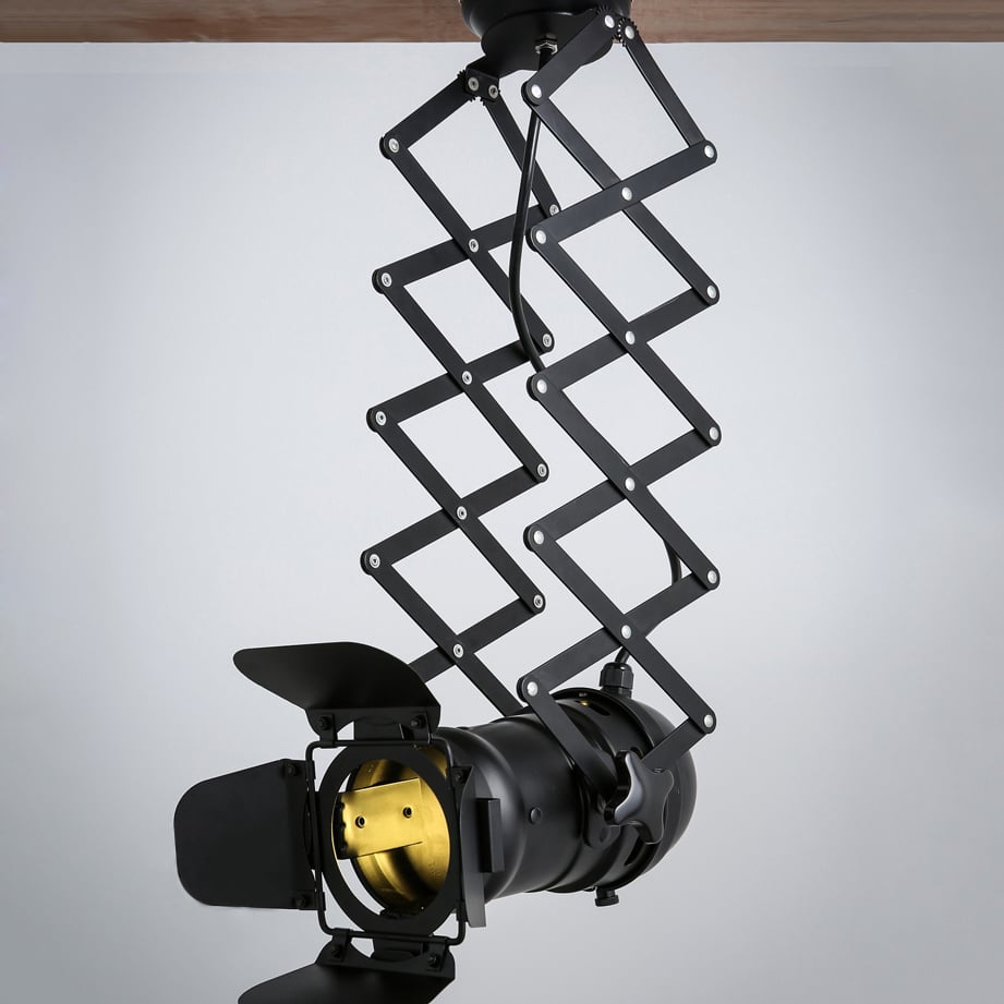 Lampe suspendue extensible industrielle à 1 ampoule en métal, noire image de fenêtre