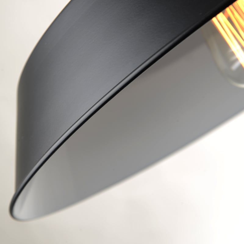 Lampe de plafond industrielle en métal à 1 ampoule, finition noire image de fenêtre