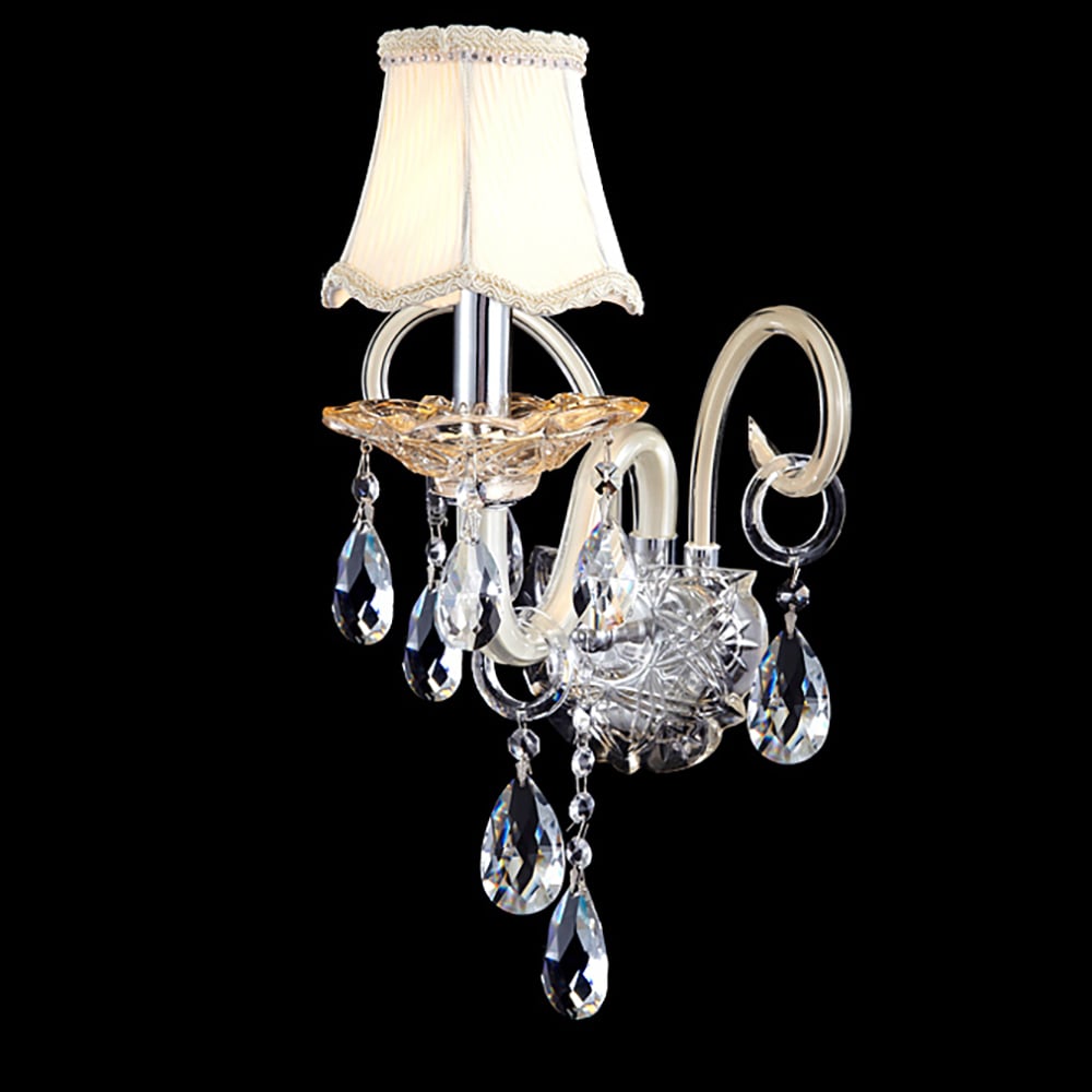 Applique murale à 1 ampoule en cristal et chrome, style rustique avec abat-jour beige image de fenêtre