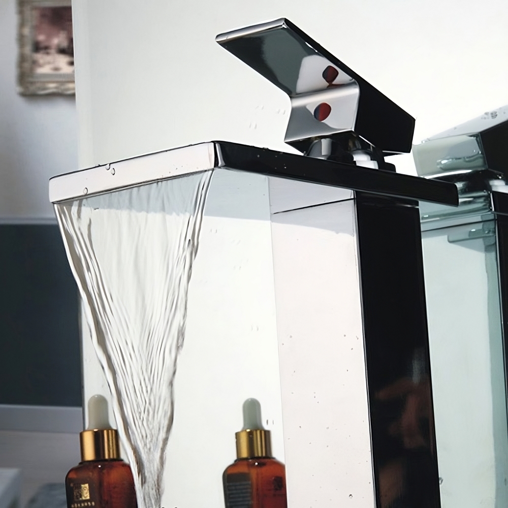 Modern Brass One-Hole Single Handle Bathroom Sink Faucet with Chrome window image