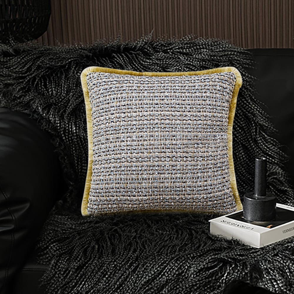 Housse de coussin en soie tissée moderne à pompons dorés de 18 po x 18 po image de fenêtre