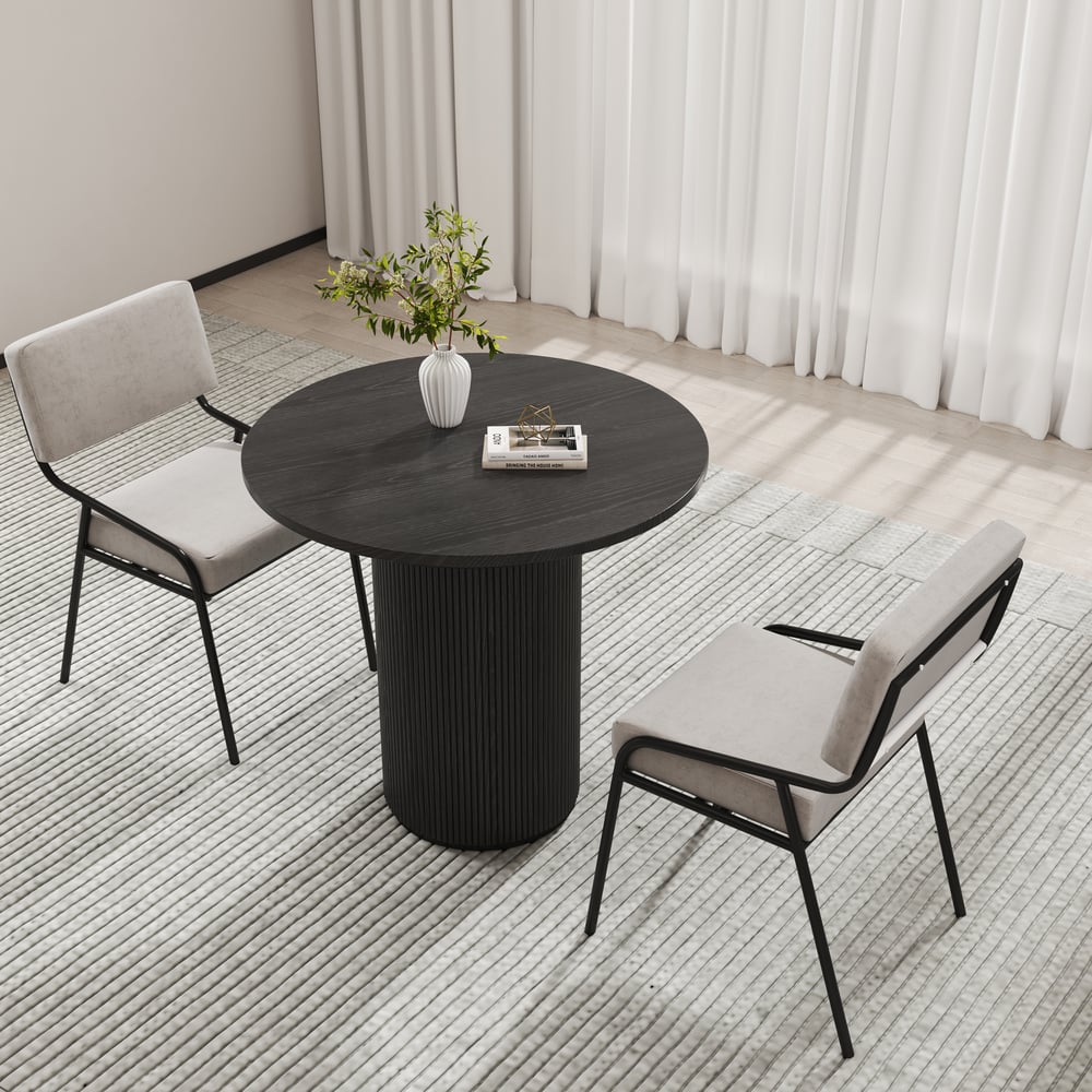 Petite table à manger ronde Japandi et ensemble de 2 chaises de salle à manger rembourrées industrielles en PU blanc image de fenêtre