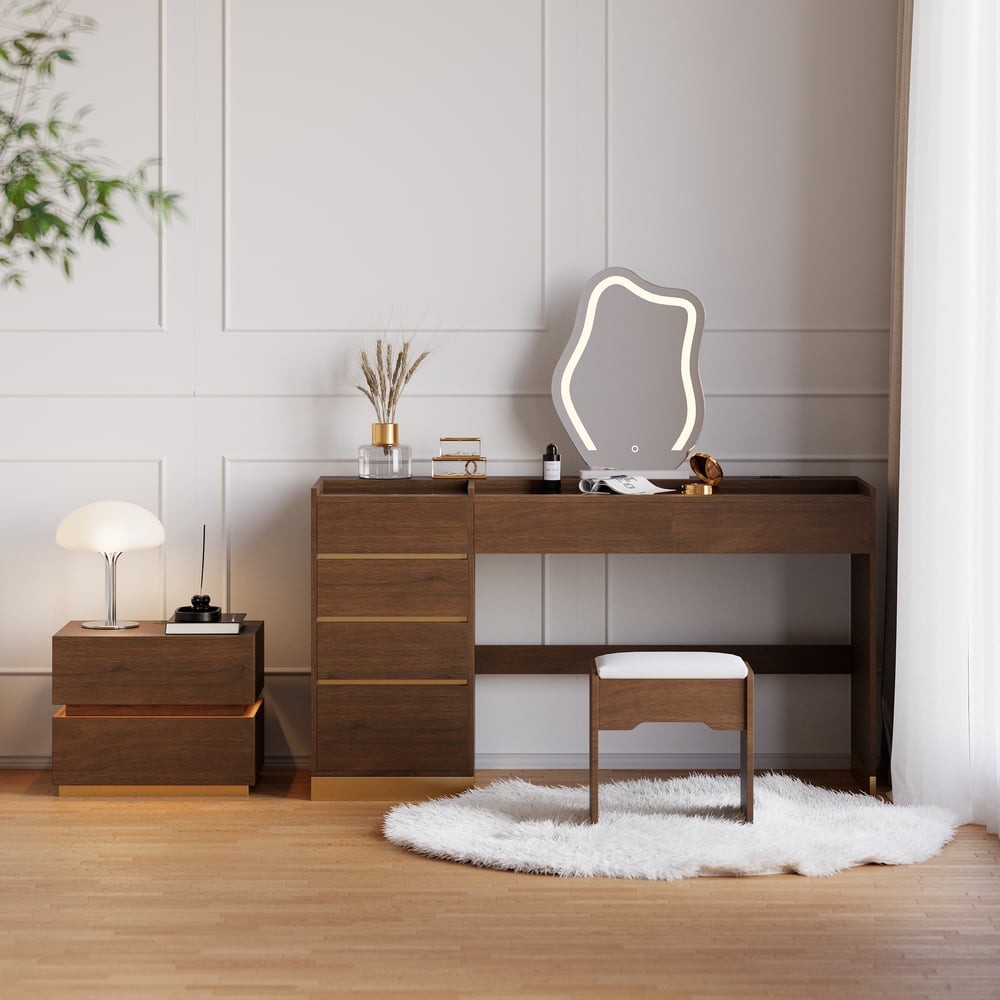 Ensemble de maquillage moderne avec miroir éclairé, station de recharge et rangement pour bijoux image de fenêtre