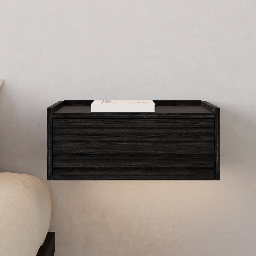 Mesita de noche flotante de madera con luz y estación de carga imagen de ventana