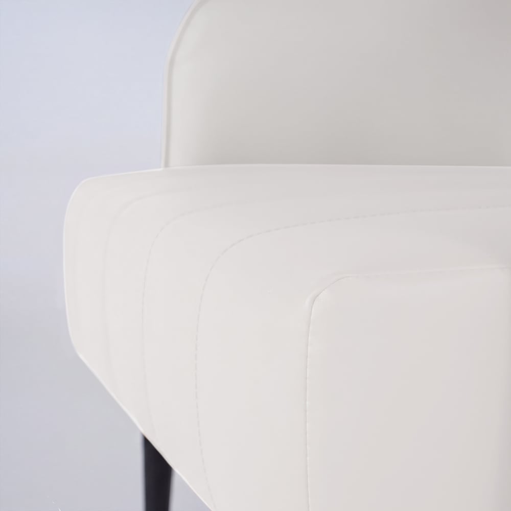 Cadeira de couro sintético com encosto alto Imagem da janela