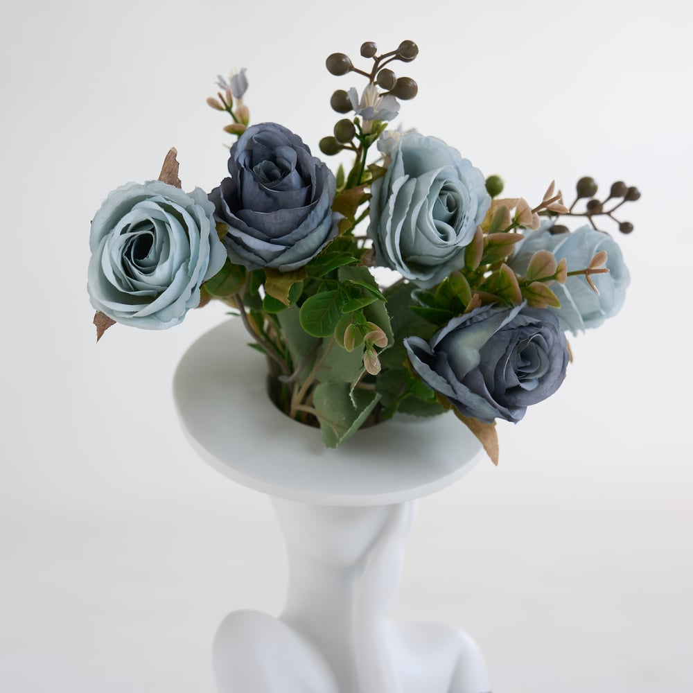 Sculptural Decorative Flower Arrangement, Resin Art Vase with 5-Head Artificial Roses window image