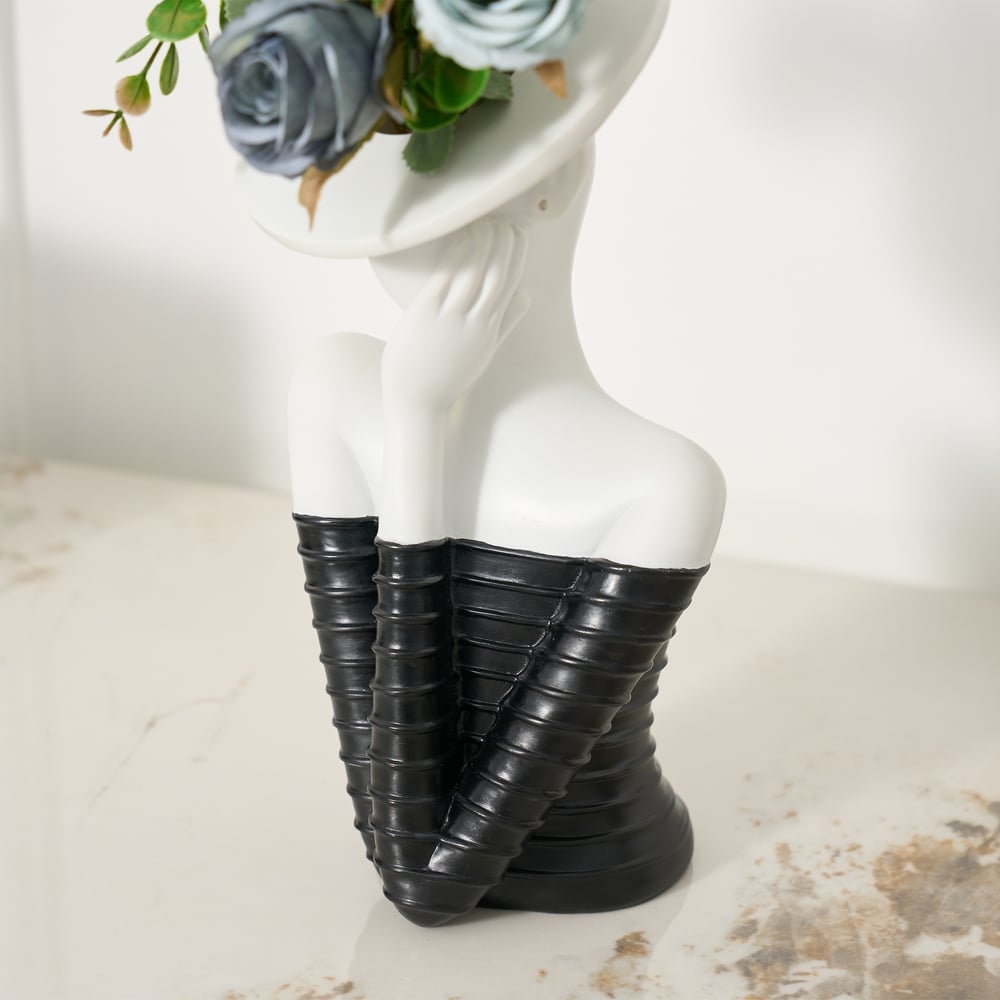 Sculptural Decorative Flower Arrangement, Resin Art Vase with 5-Head Artificial Roses window image
