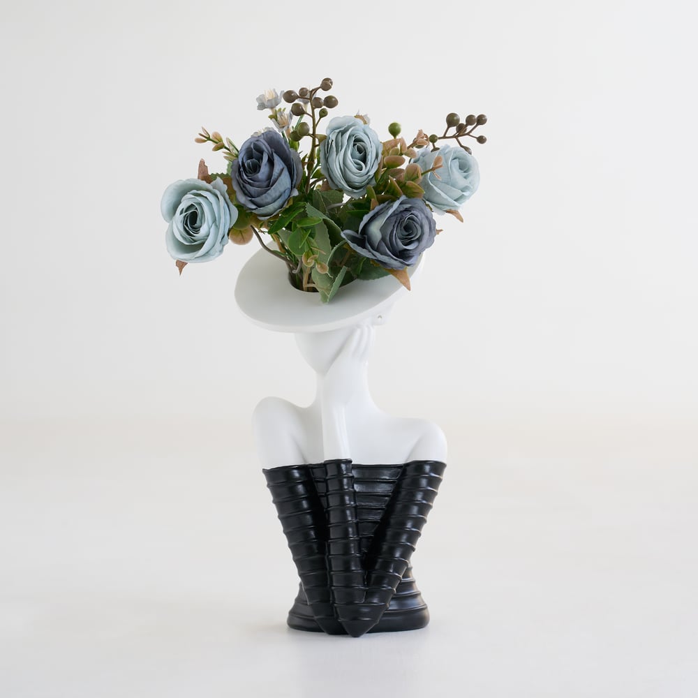 Sculptural Decorative Flower Arrangement, Resin Art Vase with 5-Head Artificial Roses window image