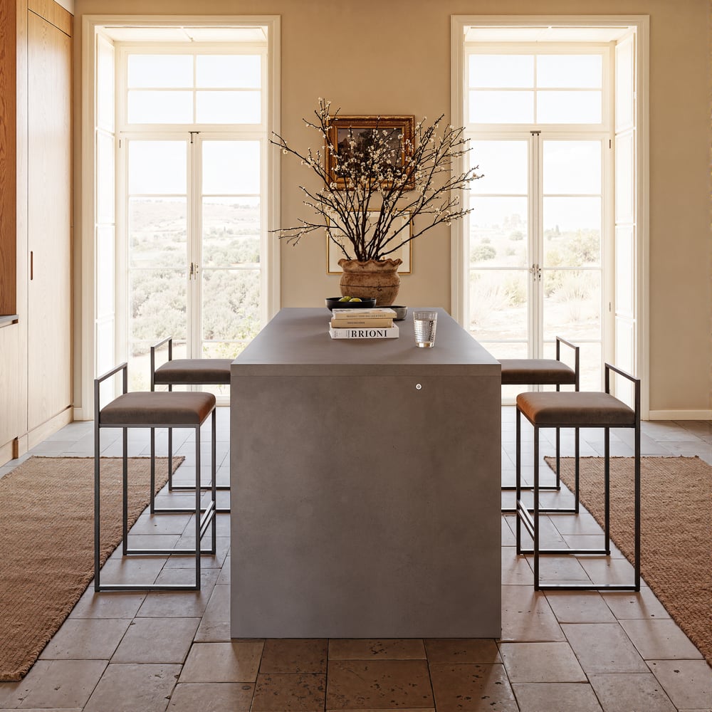 Ilha de cozinha moderna em cascata de 1800 mm com luz e armazenamento Imagem da janela