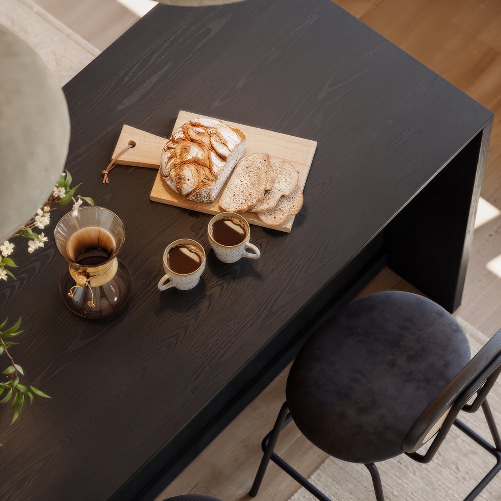 Arune 1800 mm zwarte keukeneilanden in moderne stijl met glazen deuren en laden Vensterafbeelding