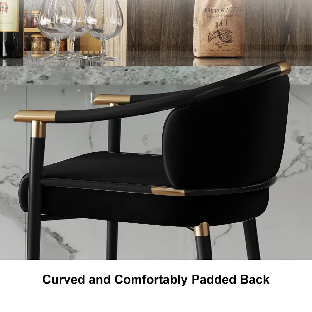 Bancos de Bar Modernos Série Cranis com Estofamento em Veludo Preto Imagem da janela