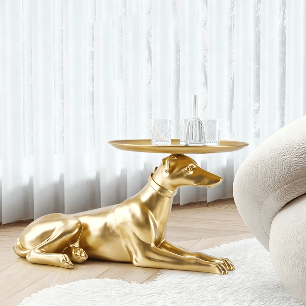 Moderní psí stolní pryskyřičná figurka s podnosem ve zlatě obrázek okna