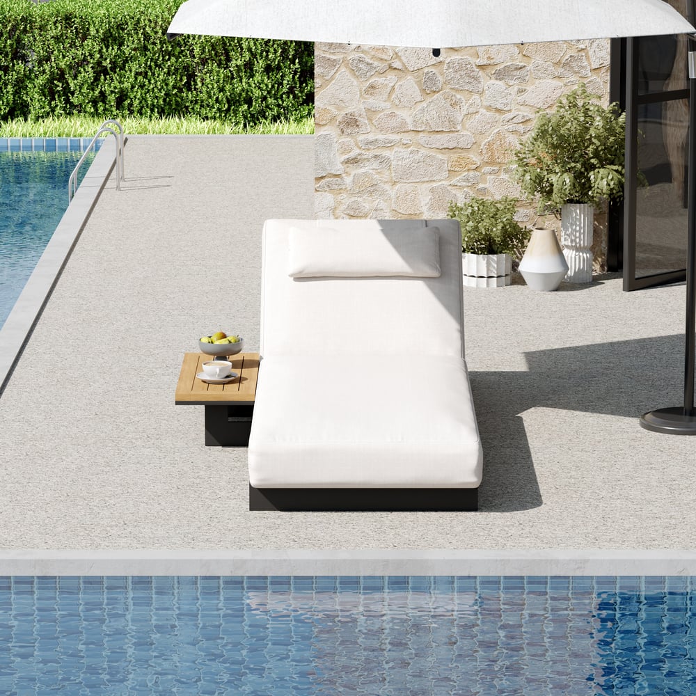 Tuinligstoel, terrasmeubelen van hout en aluminium, beige kussen, 2-delige set Vensterafbeelding