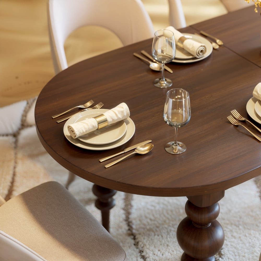Tavolo da pranzo ovale allungabile in noce per 4 - 6 persone, 170 - 200 cm Immagine della finestra