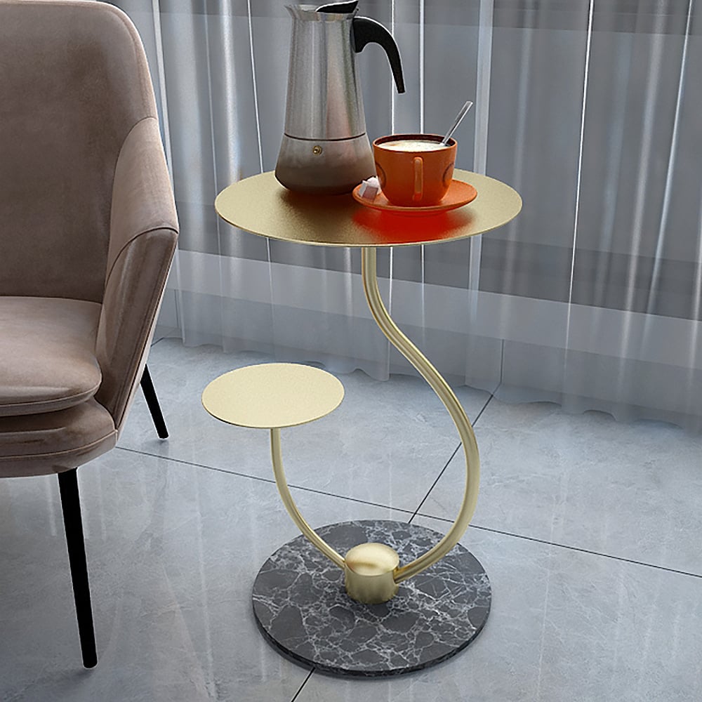 Gouden bijzettafel met metalen blad en marmeren voet Ronde bijzettafel Vensterafbeelding