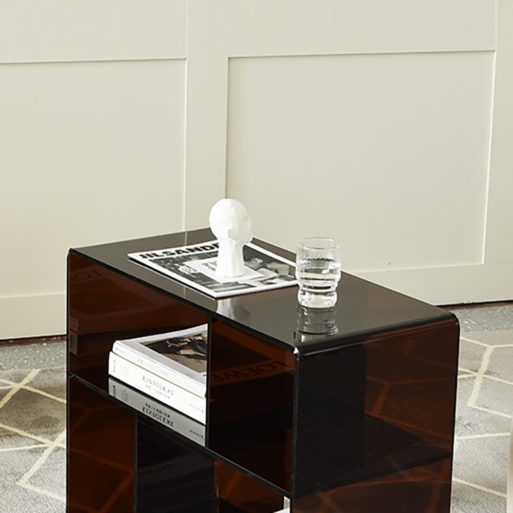 Tavolino con estremità trasparente con ripiano in acrilico stretto con ripiani Immagine della finestra