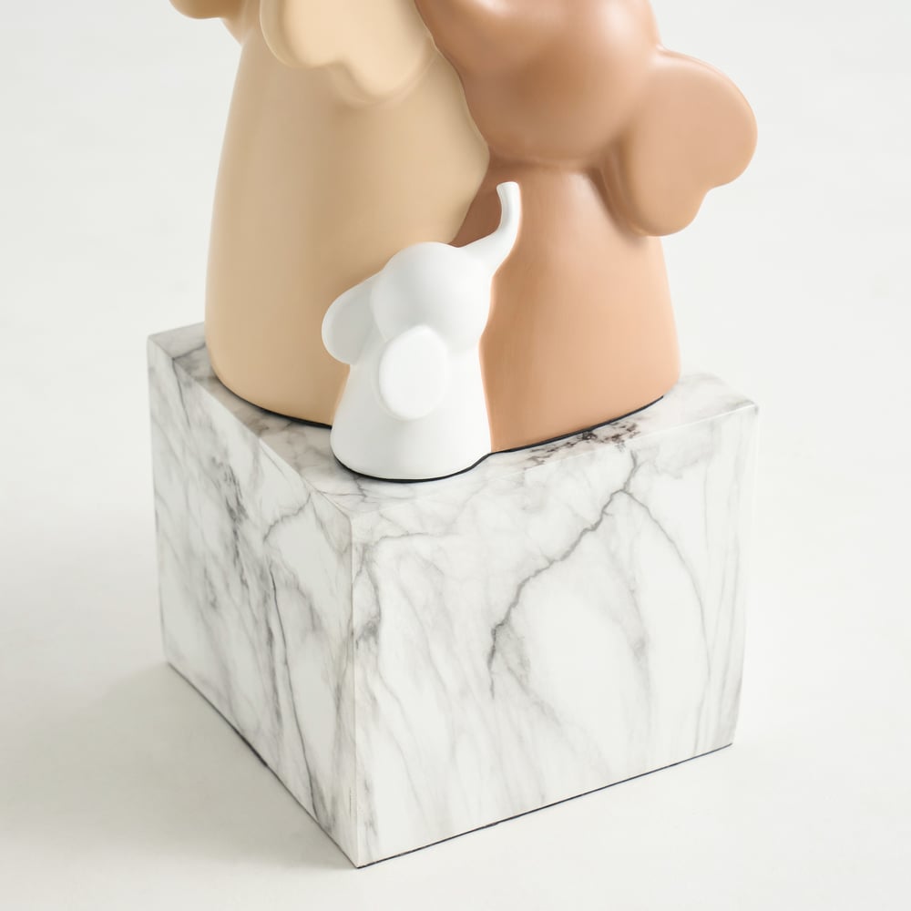 76 cm Hars Olifant Sculptuur met Oplaadbare LED Bal met Afstandsbediening Vensterafbeelding