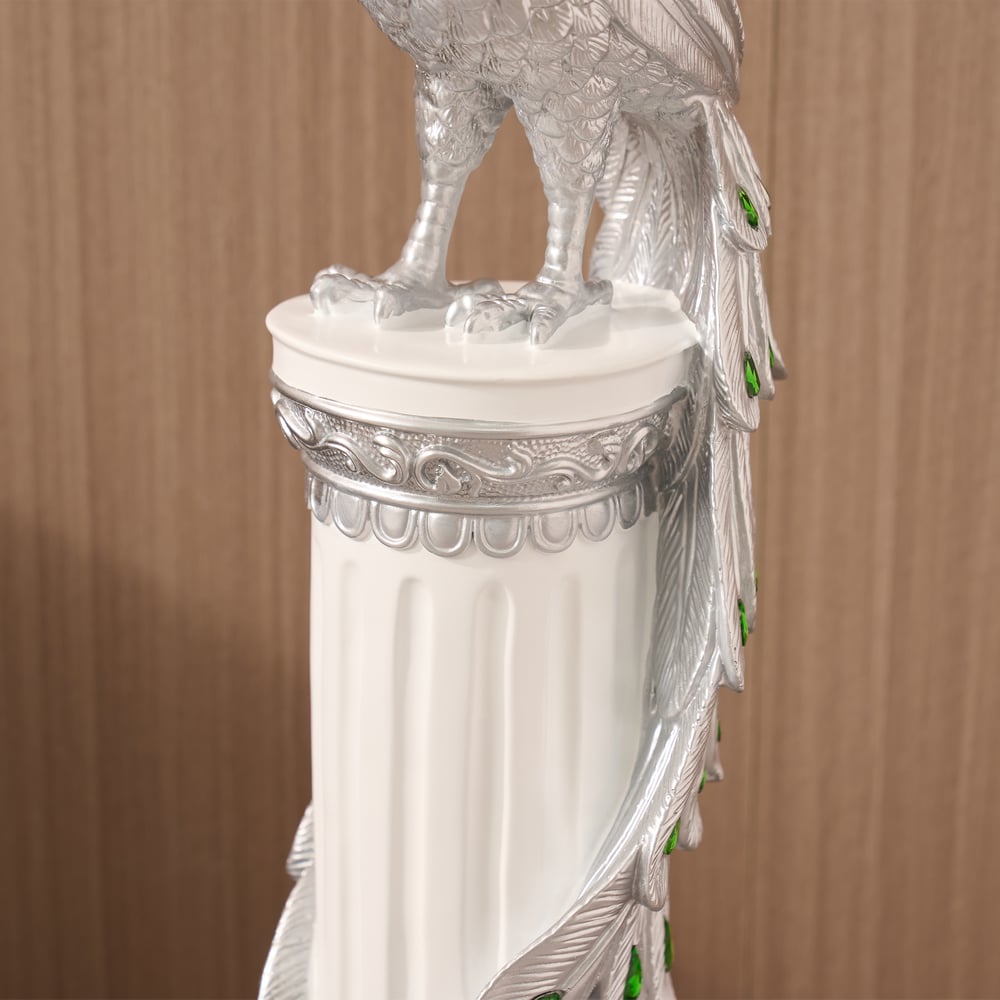 27.6" Srebrna Statua Pawia z Diamentowymi Akcentami – Luksusowa Rzeźba Pawia z Żywicy obraz okna