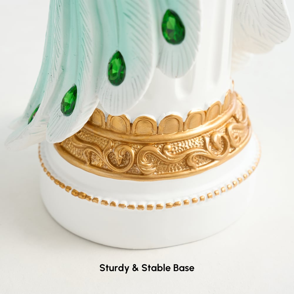 Estátua de Pavão de Resina de Luxo de 27" com Acentos de Cristal – Escultura Elegante para Decoração de Casa Imagem da janela