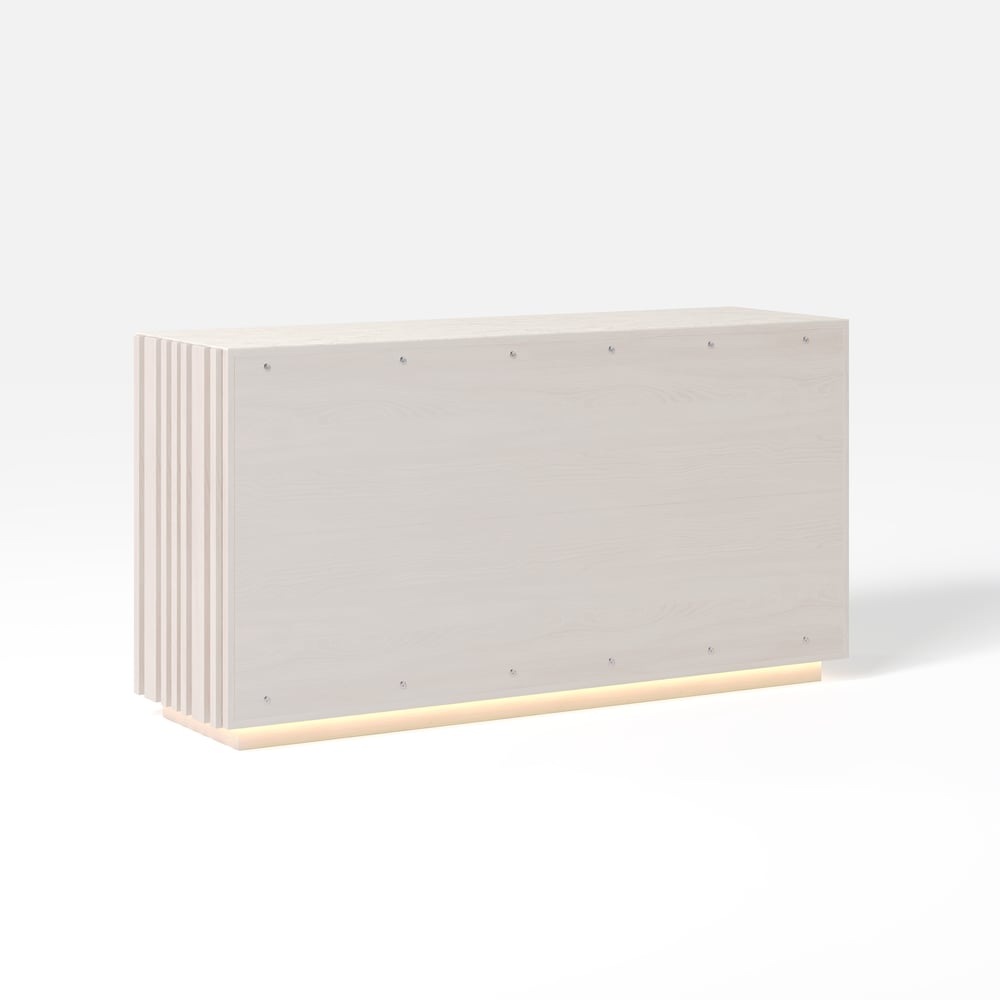 Buffet Aura 152,4 cm (60") avec plateau imitation travertin blanchi, panneaux à lattes en bois de frêne et éclairage image de fenêtre