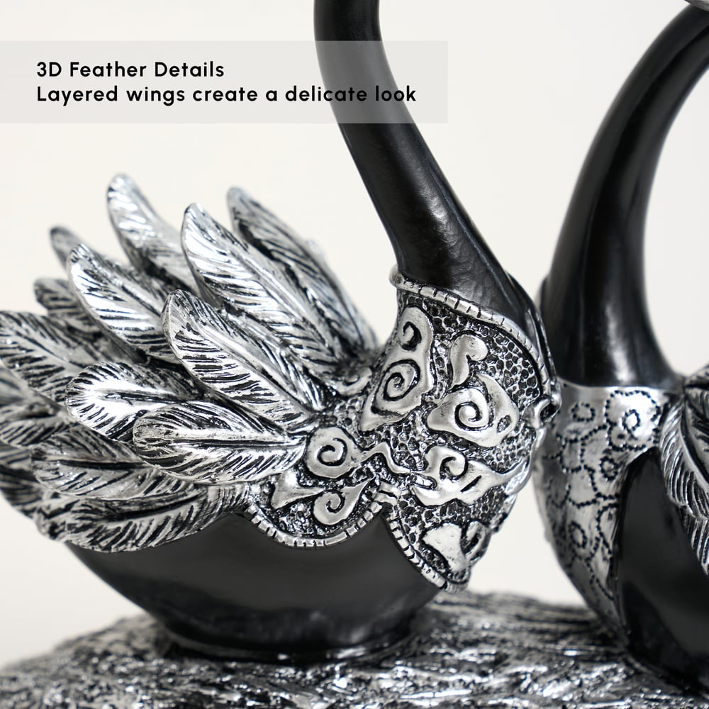 Sculpture de couple de cygnes en résine noir et argent pour décoration de table image de fenêtre