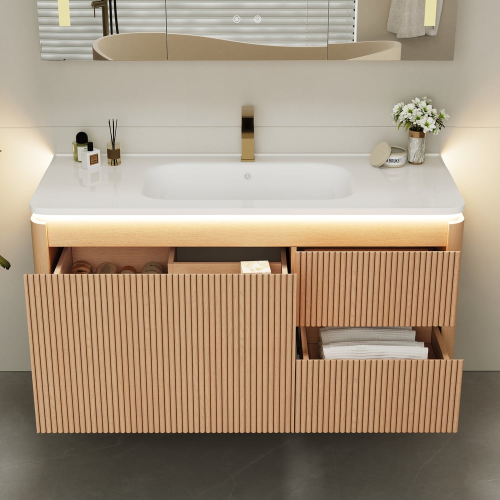 Moderní 119 cm plovoucí rýhovaná koupelnová skříňka s umyvadlem, měkkým LED osvětlením a dostatkem úložného prostoru obrázek okna