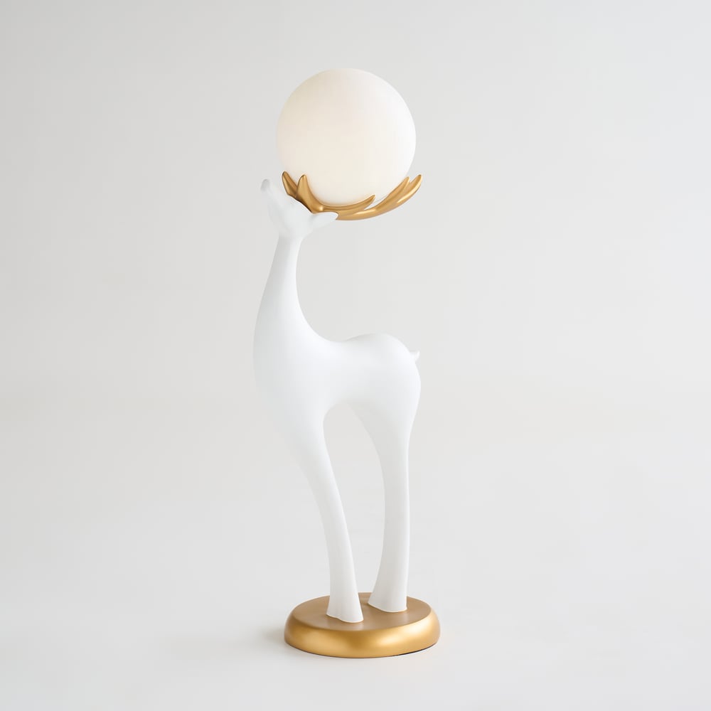 Lampadaire moderne en résine en forme de cerf avec télécommande – 76 cm de hauteur avec boule lumineuse image de fenêtre