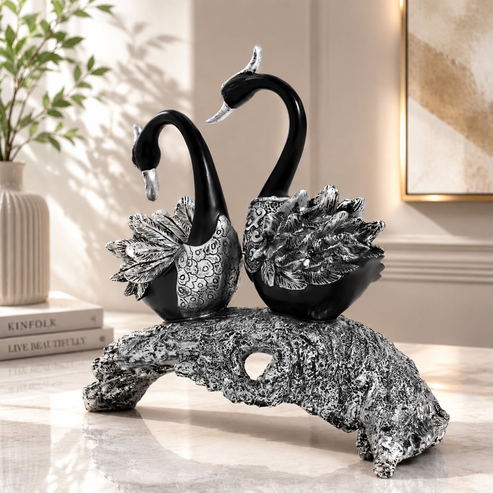Sculpture de couple de cygnes en résine noir et argent pour décoration de table image de fenêtre