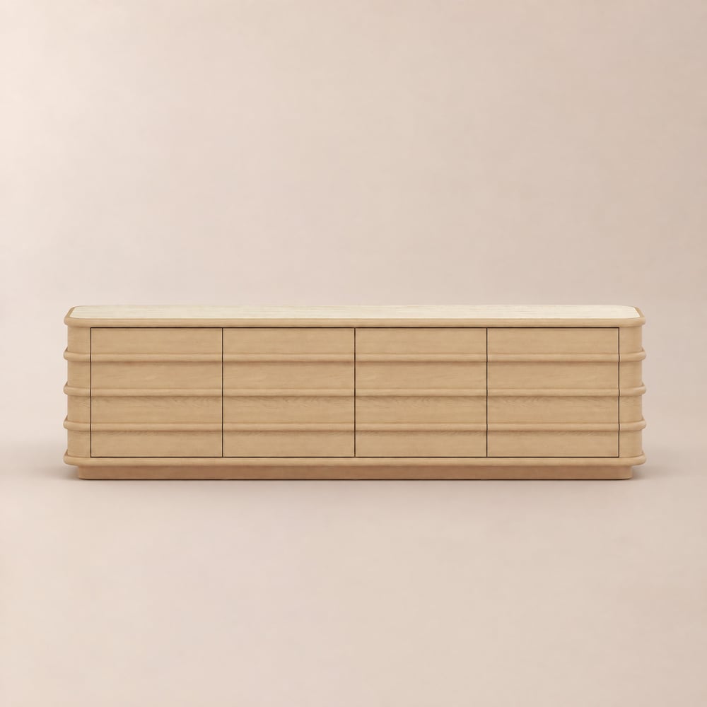 Meuble TV de 80" en bois de frêne avec plateau en pierre frittée image de fenêtre