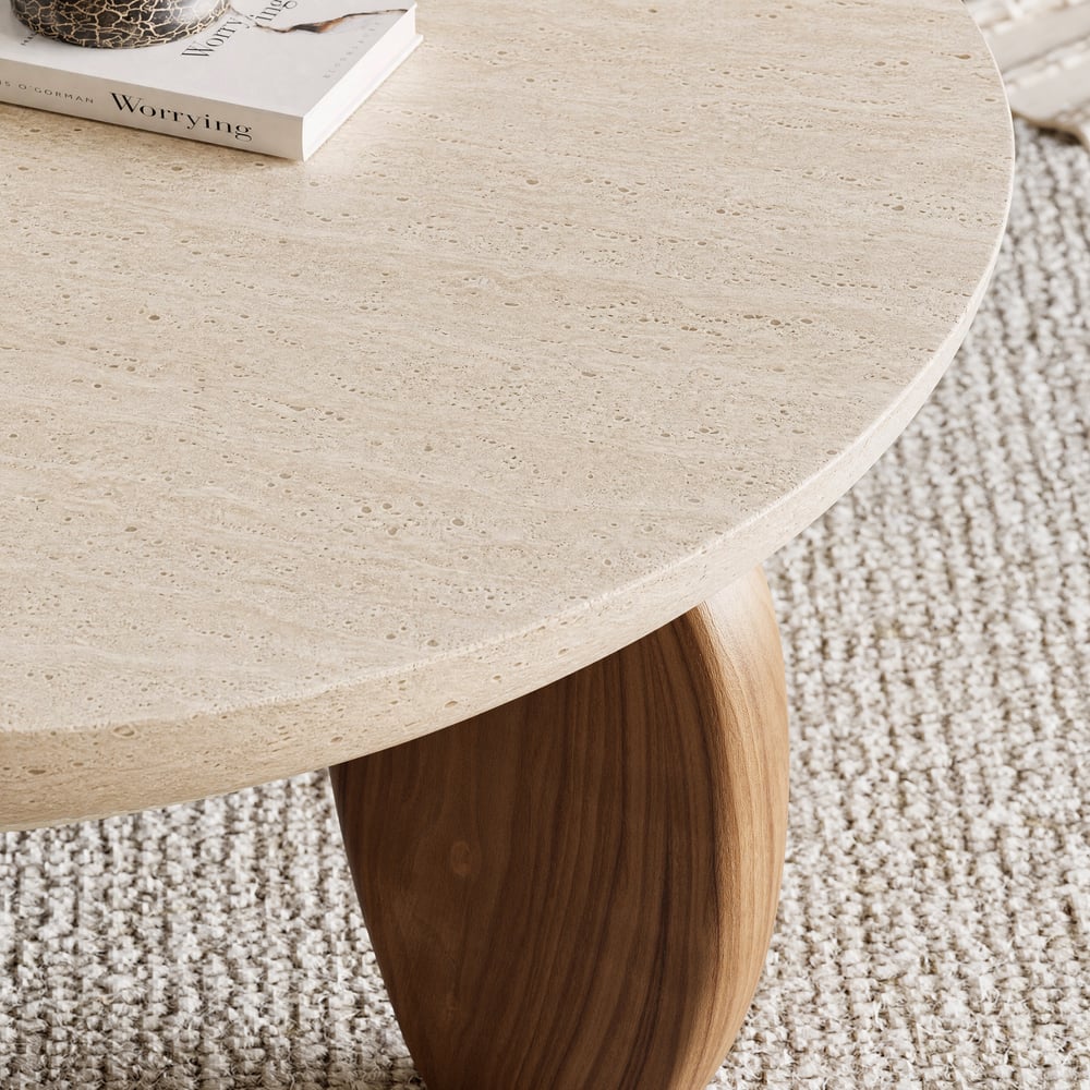 Table basse Curva ronde 94 cm en béton noyer avec pieds en bois image de fenêtre