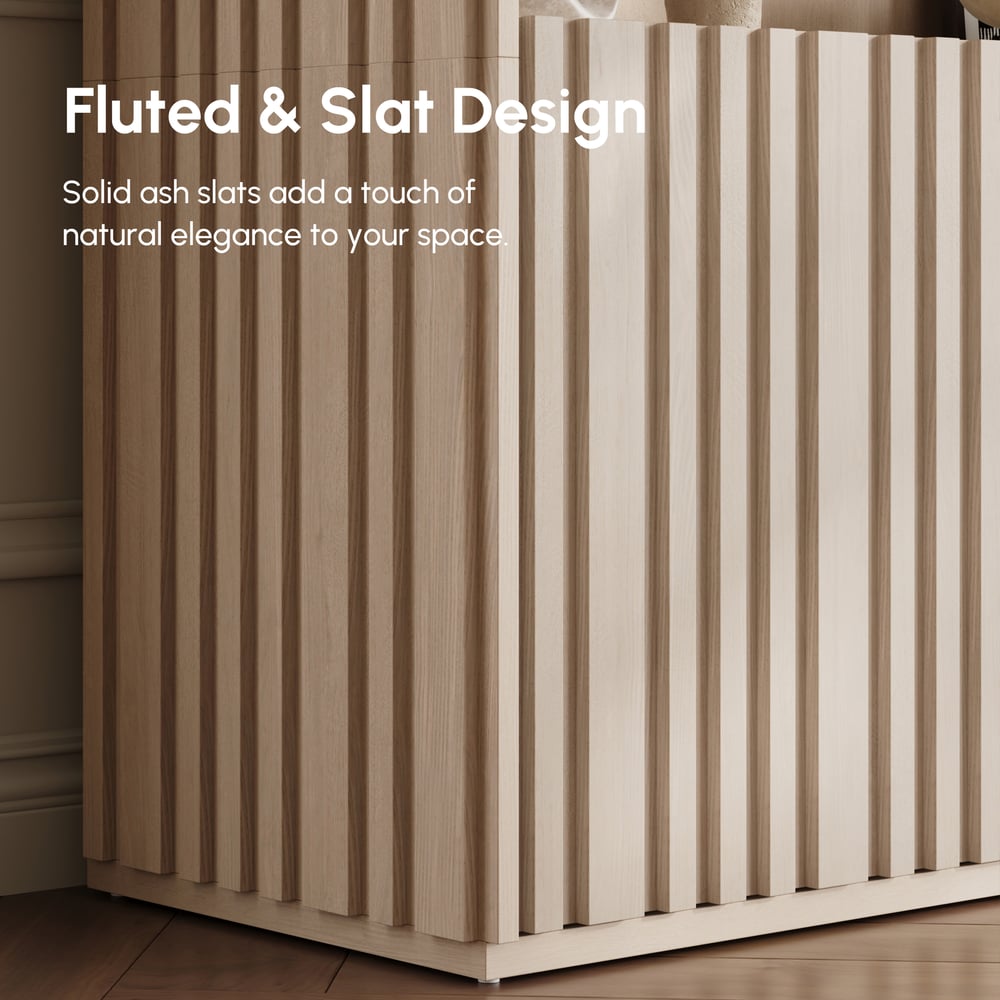 Aura 120cm Boekenkast van Essenhout met Gegroefde Details en Blad van Sintersteen Vensterafbeelding