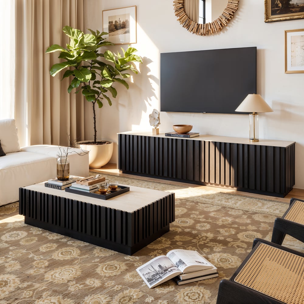 Table basse à lattes Aura 47" en bois de frêne avec plateau en pierre frittée image de fenêtre