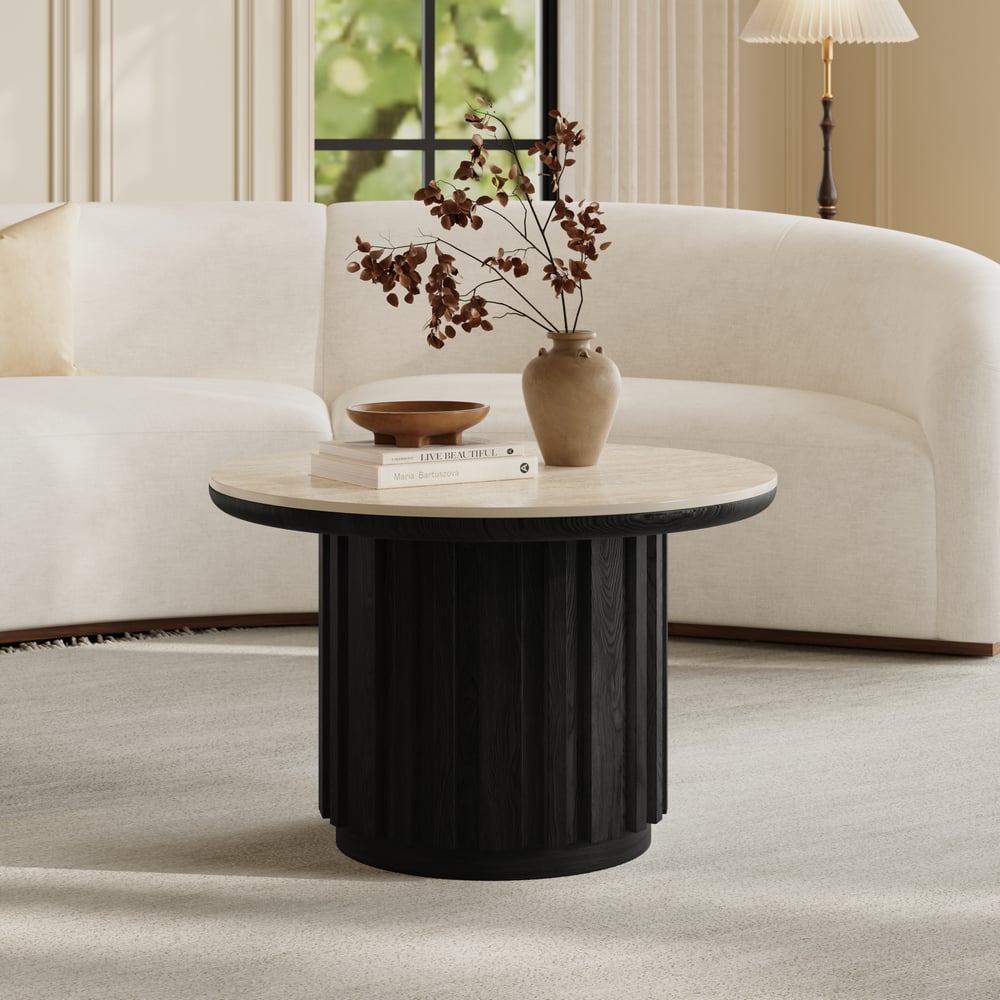 Table basse ronde à lattes en bois de frêne Aura avec plateau en pierre frittée image de fenêtre
