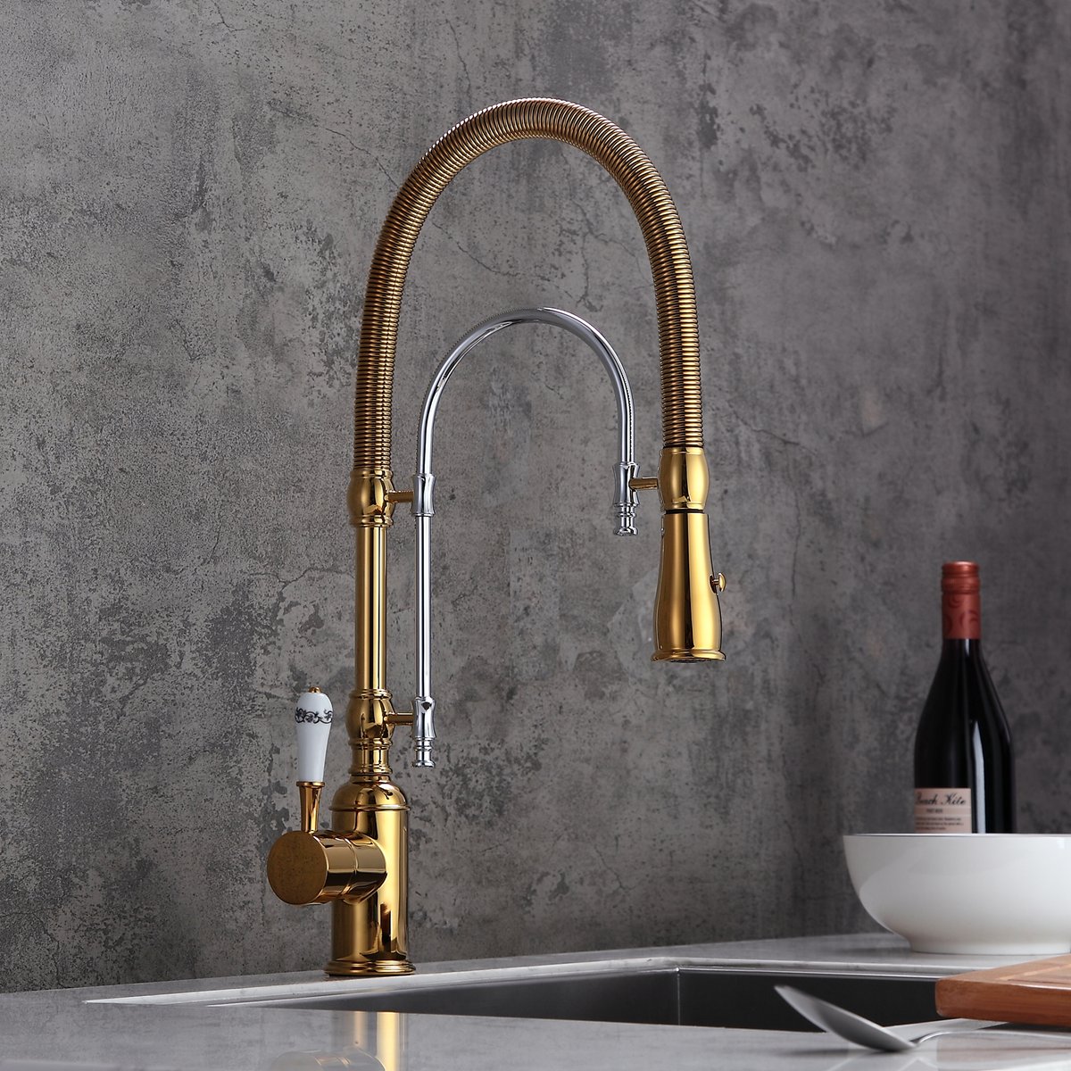 Robinet de Cuisine Rétractable Doré et Chrome Grand Arc en Laiton Massif image de fenêtre