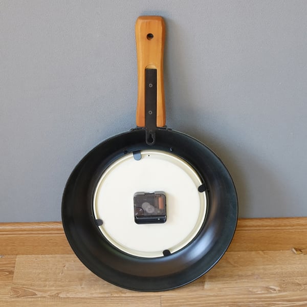 Creative Personality Pan Design Rustic Retro-Style Wall Clock