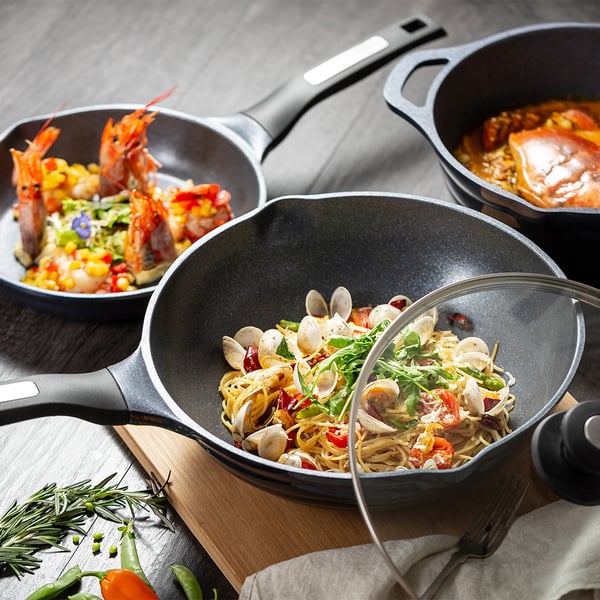 5 Pieces Aluminum Nonstick Cookware Set Pots and Pans Set in Navy Blue