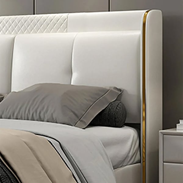 Cama King Size con plataforma tapizada de cuero blanco roto con soporte de listones de madera