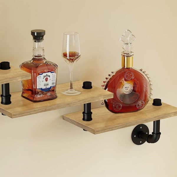 Industrielles Weinregal zur Wandmontage aus Holz und Metall mit Stielglashalter