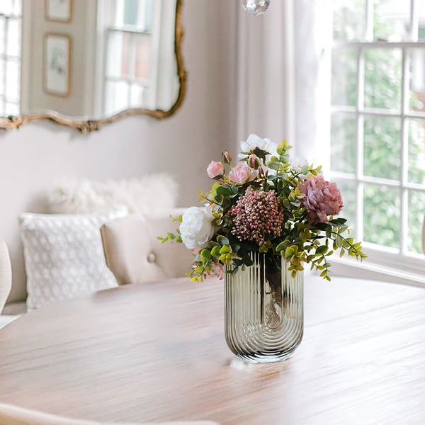 MiaTen Künstliche Gänseblümchen Mit Vase – 12 Stück, Seide, Glasvase (25,4 Cm Hoch), Tischdekoration